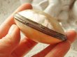 画像4: 【白蝶貝製卵型ロザリオケース】フランス・アンティーク＆ヴィンテージ聖品 (4)