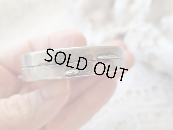 画像13: 【植物文様隠れグリフォンパウダーケース】【インチヂオーネ】イタリア・アンティーク＆ヴィンテージ品 (13)