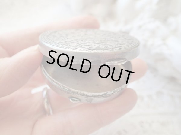 画像10: 【植物文様隠れグリフォンパウダーケース】【インチヂオーネ】イタリア・アンティーク＆ヴィンテージ品 (10)