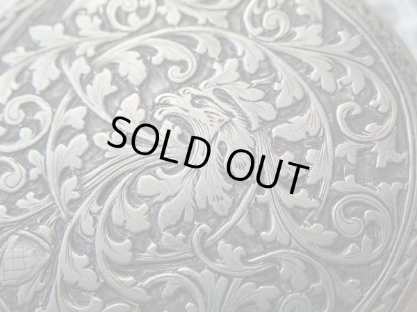 画像7: 【植物文様隠れグリフォンパウダーケース】【インチヂオーネ】イタリア・アンティーク＆ヴィンテージ品 (7)