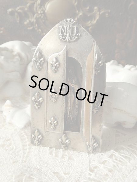 画像2: 【観音開き携帯用小祭壇】【フルールドリス文様ルルドの聖母】フランス・アンティーク＆ヴィンテージ聖品 (2)