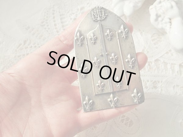 画像16: 【観音開き携帯用小祭壇】【フルールドリス文様ルルドの聖母】フランス・アンティーク＆ヴィンテージ聖品 (16)