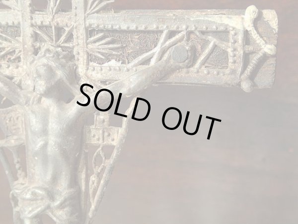 画像8: 【透かし細工アトリビュート多種キリスト磔刑十字架】【壁掛け用大サイズ】イタリア・アンティーク＆ヴィンテージ聖品 (8)