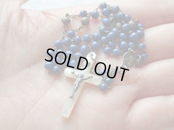 画像10: 【フィリグリー飾り珠と青色樹脂珠】【白蝶貝クロス】【シルバー頬杖天使メダイ】フランス・アンティーク&ヴィンテージロザリオ (10)