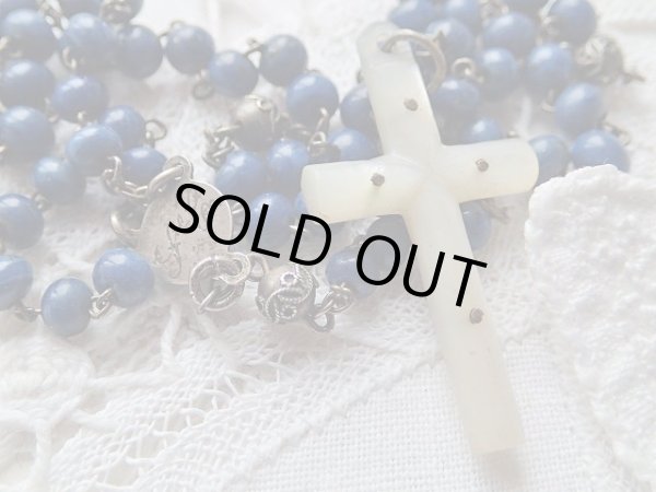 画像7: 【フィリグリー飾り珠と青色樹脂珠】【白蝶貝クロス】【シルバー頬杖天使メダイ】フランス・アンティーク&ヴィンテージロザリオ (7)