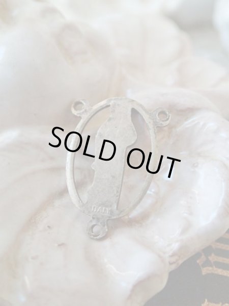 画像2: 【ロザリオ用センターメダイ】【透かし枠】【聖母半立体レリーフ】イタリア・アンティーク＆ヴィンテージメダイ (2)