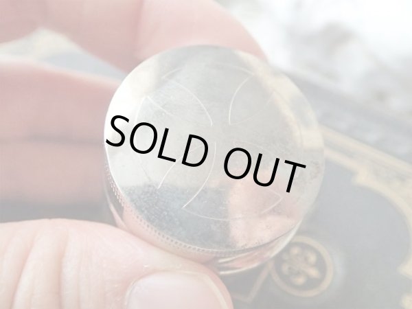 画像4: 【聖職者携帯用聖品BOX入り一式の内1点】【司祭が使用していた傷病者用聖香油入れ】イタリア・アンティーク＆ヴィンテージ聖品 (4)