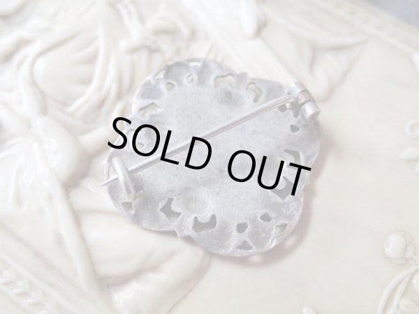 画像5: 【幼きイエス小さき花の聖テレーズ】【透かし細工ブローチ】フランス・アンティーク＆ヴィンテージ聖品 (5)