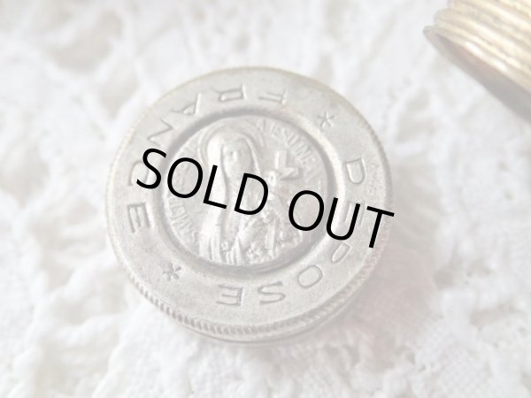 画像4: 【幼きイエスの聖テレーズ】【シーリングスタンプ型ミニロザリオケース】フランス・アンティーク＆ヴィンテージ聖品 (4)