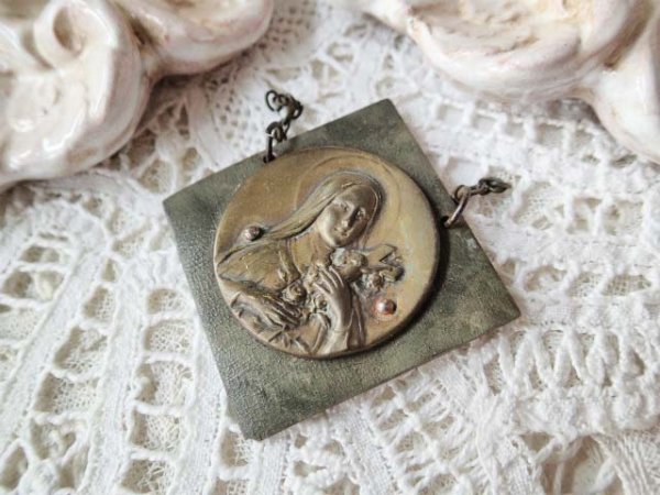 画像4: 【幼きイエスの聖テレーズ】【プレートペンダントトップ】フランス・アンティーク＆ヴィンテージ聖品 (4)