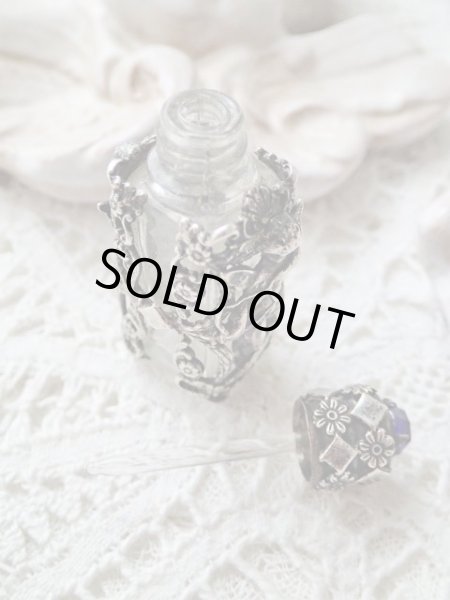 画像3: 【キューピッドと透かし細工】【ローズカットブルーガラス付蓋香水瓶】【パフュームボトル】フランス・アンティーク＆ヴィンテージ品 (3)