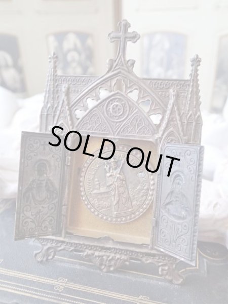 画像9: 【ゴシック聖堂ファサード風観音開き小祭壇スタンド】【イエスの御心聖母の御心】【ラゲの聖母】フランス・アンティーク＆ヴィンテージ聖品 (9)