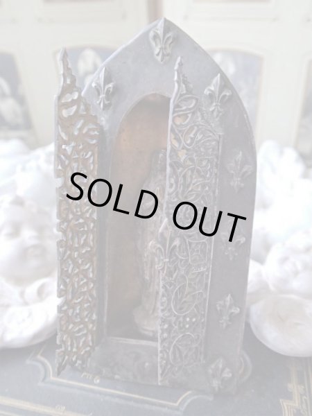 画像18: 【観音開き携帯用小祭壇】【フルールドリス文様ルルドの聖母透かし扉バージョン】フランス・アンティーク＆ヴィンテージ聖品 (18)