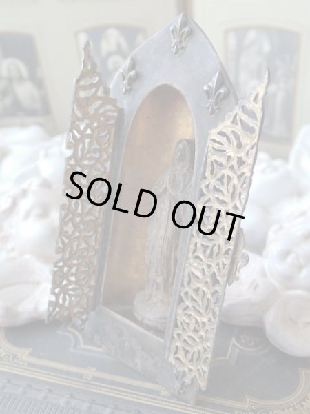 画像12: 【観音開き携帯用小祭壇】【フルールドリス文様ルルドの聖母透かし扉バージョン】フランス・アンティーク＆ヴィンテージ聖品 (12)