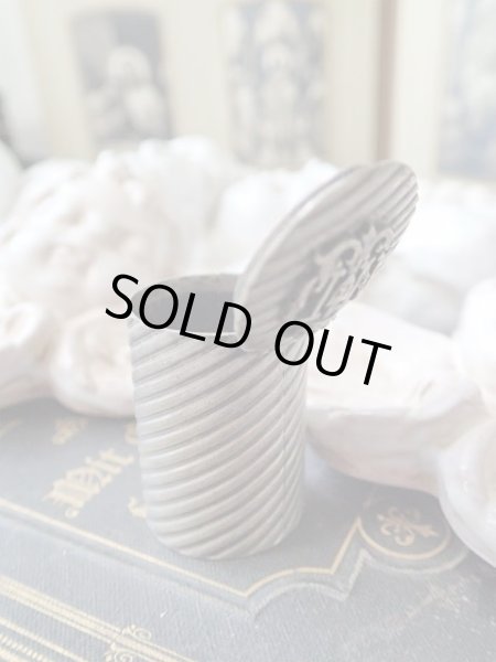 画像9: 【ルルドの聖母】【ノートルダム頭文字ND蓋】【斜め縞にフルールドリス】フランス・アンティーク＆ヴィンテージ聖品 (9)