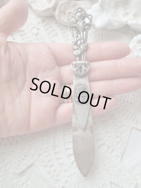 画像10: 【アールデコ調透かし細工百合とノートルダム頭文字】【ペーパーナイフ兼ブックマーク】フランス・アンティーク＆ヴィンテージ聖品 (10)