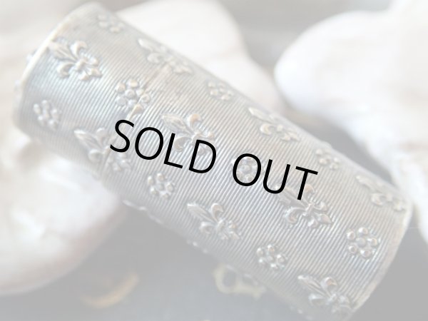 画像11: 【四葉のクローバー蓋フルールドリス文様ミニケース】【ミニロザリオ入り】フランス・アンティーク＆ヴィンテージ聖品 (11)