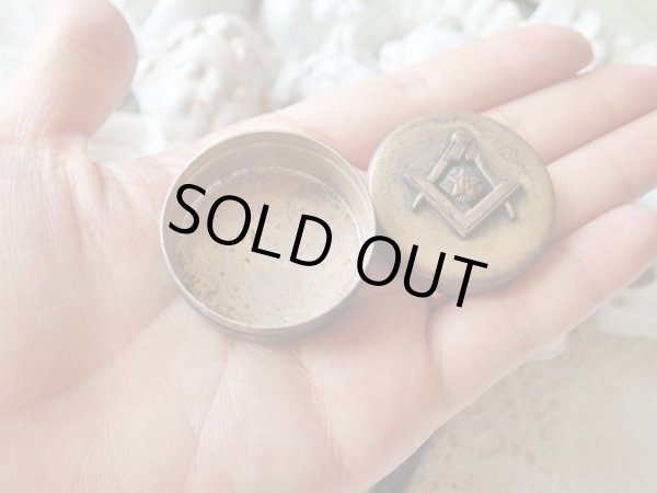 画像11: 【フリーメイソンシンボル定規とコンパス】【ピルケース】イギリス・アンティーク＆ヴィンテージ品 (11)