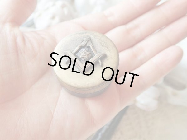 画像10: 【フリーメイソンシンボル定規とコンパス】【ピルケース】イギリス・アンティーク＆ヴィンテージ品 (10)