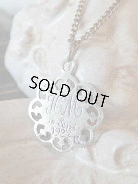 画像3: 【薔薇窓風透かしフルールドリス無原罪の聖母】【シルバー製】【1922年】フランス・アンティーク＆ヴィンテージメダイ (3)