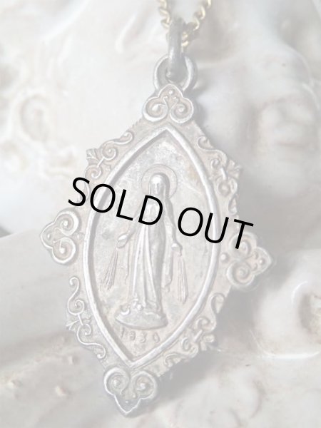 画像2: 【無原罪の聖母】【装飾額縁風デザイン】フランス・アンティーク＆ヴィンテージメダイ (2)