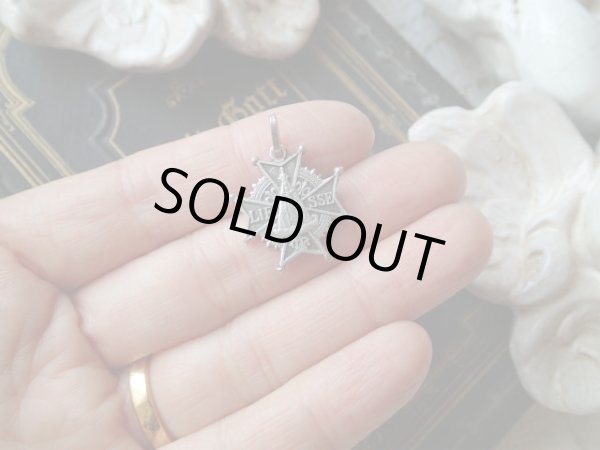 画像8: 【リエス＝ノートル＝ダム】【黒の聖母のメダイ】【マルタクロス型】フランス・アンティーク＆ヴィンテージメダイ (8)