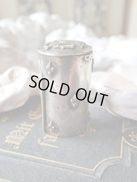 画像3: 【隠し扉聖像付ロザリオケース】【ノートルダム頭文字蓋フルールドリス文様】フランス・アンティーク＆ヴィンテージ聖品 (3)