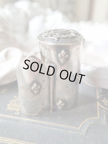 画像7: 【隠し扉聖像付ロザリオケース】【ノートルダム頭文字蓋フルールドリス文様】フランス・アンティーク＆ヴィンテージ聖品 (7)