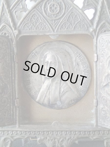 画像8: 【ゴシック聖堂ファサード風観音開き小祭壇スタンド】【ルルドの聖母の聖ベルナデッタ】フランス・アンティーク＆ヴィンテージ聖品 (8)