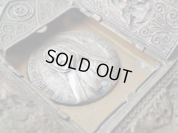 画像17: 【ゴシック聖堂ファサード風観音開き小祭壇スタンド】【ルルドの聖母の聖ベルナデッタ】フランス・アンティーク＆ヴィンテージ聖品 (17)