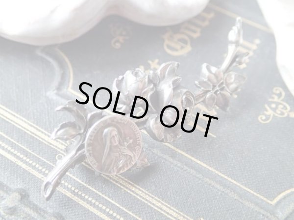 画像4: 【幼きイエスの聖テレーズ】【バラの束型レリーフブローチ】フランス・アンティーク＆ヴィンテージ聖品 (4)