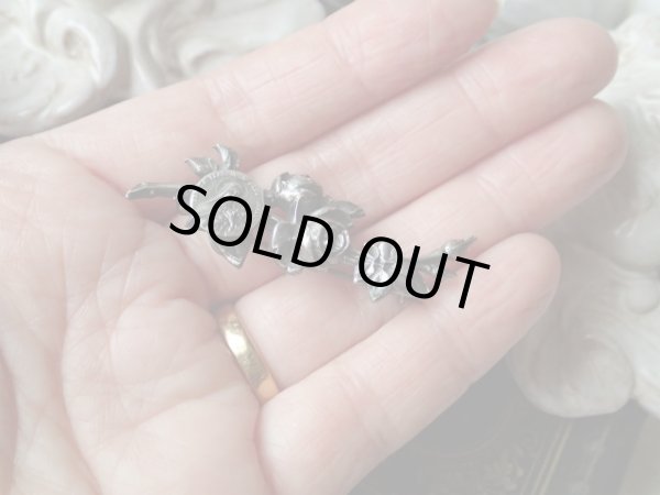 画像8: 【幼きイエスの聖テレーズ】【バラの束型レリーフブローチ】フランス・アンティーク＆ヴィンテージ聖品 (8)