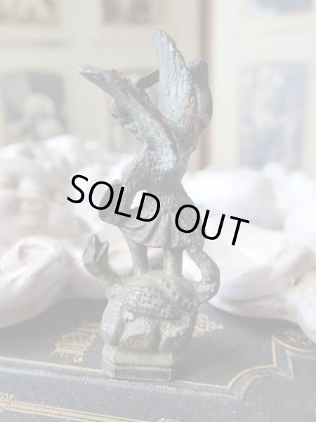 画像5: 【ドラゴンを踏みしだく大天使ミカエル】【ミニ聖像】フランス・アンティーク＆ヴィンテージ聖品 (5)