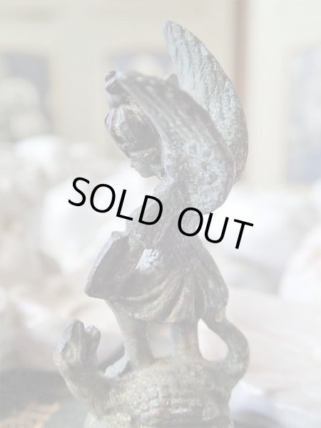 画像9: 【ドラゴンを踏みしだく大天使ミカエル】【ミニ聖像】フランス・アンティーク＆ヴィンテージ聖品 (9)