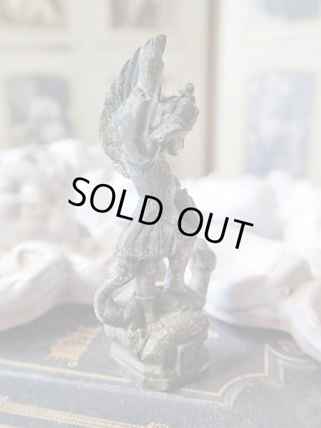 画像6: 【ドラゴンを踏みしだく大天使ミカエル】【ミニ聖像】フランス・アンティーク＆ヴィンテージ聖品 (6)