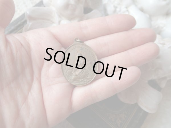 画像11: 【マグダラのマリア】【サントボームの洞窟】【4人の天使に天に運ばれるマグダラのマリア】【銅製】フランス・アンティーク＆ヴィンテージメダイ (11)