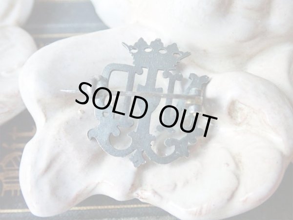 画像3: 【聖母モノグラムND透かし装飾ブローチ】フランス・アンティーク＆ヴィンテージ聖品 (3)