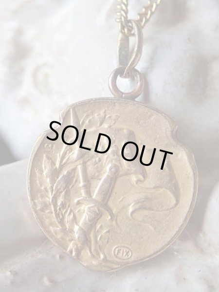 画像4: 【聖ジャンヌダルク】【ゴールドFIXメダイ】【彫刻家Edmond.H.Becker】フランス・アンティーク＆ヴィンテージメダイ (4)