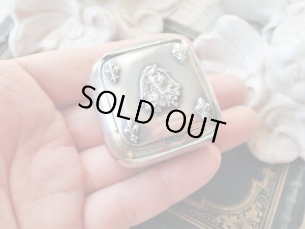 画像12: 【大天使ミカエルとフルールドリスのパウダーケース】フランス・アンティーク＆ヴィンテージ品 (12)