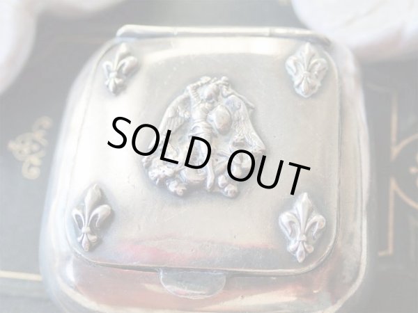 画像6: 【大天使ミカエルとフルールドリスのパウダーケース】フランス・アンティーク＆ヴィンテージ品 (6)