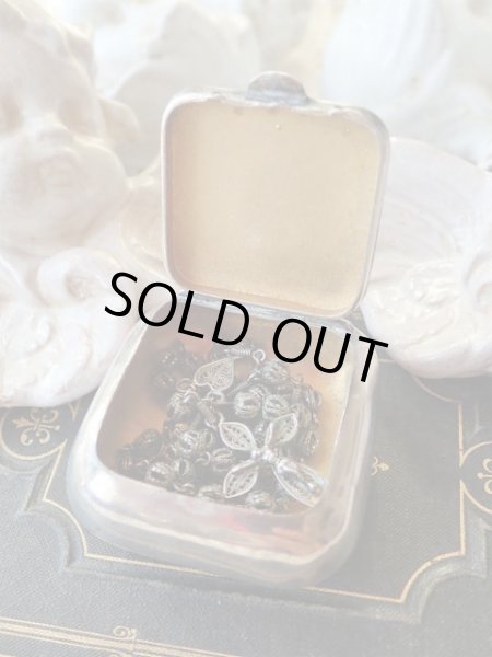 画像10: 【大天使ミカエルとフルールドリスのパウダーケース】フランス・アンティーク＆ヴィンテージ品 (10)