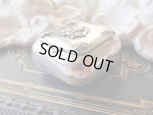 画像8: 【大天使ミカエルとフルールドリスのパウダーケース】フランス・アンティーク＆ヴィンテージ品 (8)