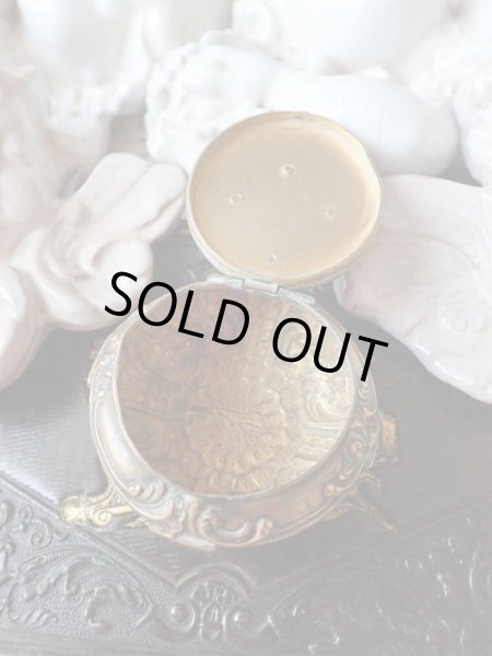 画像5: 【聖ジャンヌダルク紋章】【青エナメルロカイユ装飾】【パウダーケース】フランス ・アンティーク＆ヴィンテージ品 (5)