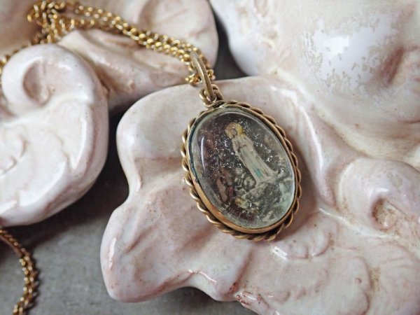画像2: 【両面ガラス嵌め込みジェムメダイ】【ルルドの聖母】【聖テレーズ】フランス・アンティーク＆ヴィンテージメダイ (2)