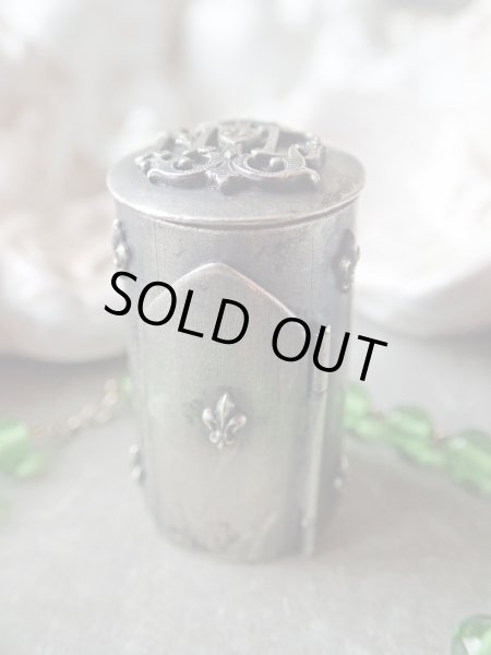 画像4: 【隠し扉聖像付ロザリオケース】【ノートルダム頭文字蓋フルールドリス文様】【ロザリオとセット】フランス・アンティーク＆ヴィンテージ聖品 (4)