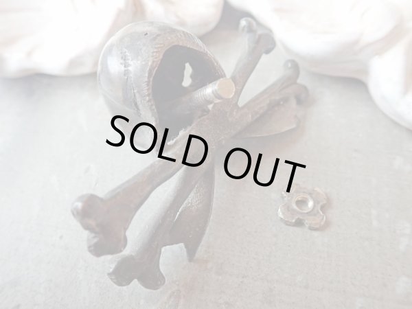 画像13: 【メメントモリMemento mori】【スカル＆クロスボーン】【キリスト磔刑十字架の足元用髑髏パーツ】ドイツ・アンティーク＆ヴィンテージ品 (13)