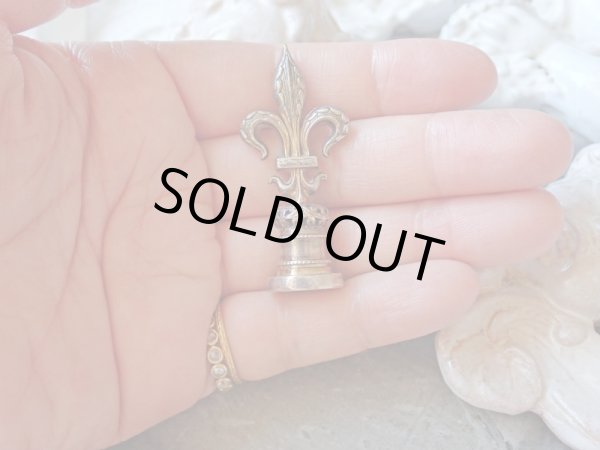 画像11: 【フルールドリスのミニシーリングスタンプ】【透かしとミル打ち風装飾土台】フランス・アンティーク＆ヴィンテージ聖品 (11)