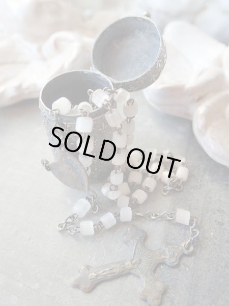 画像3: 【ルルドの聖母】【聖母レリーフ蓋】【フルールドリス文様ケース】【ロザリオとセット】フランス・アンティーク＆ヴィンテージ聖品 (3)