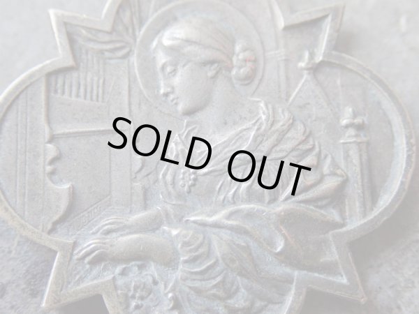 画像8: 【カルロ・ドルチ】【音楽の守護聖人セシリアメダイ】【KISSING作】フランスアンティーク＆ヴィンテージ聖品 (8)