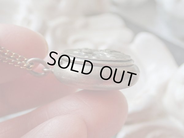 画像10: 【シャトレーン先端用ミニロザリオケース】【聖母の被昇天】イタリア・アンティーク＆ヴィンテージ聖品 (10)